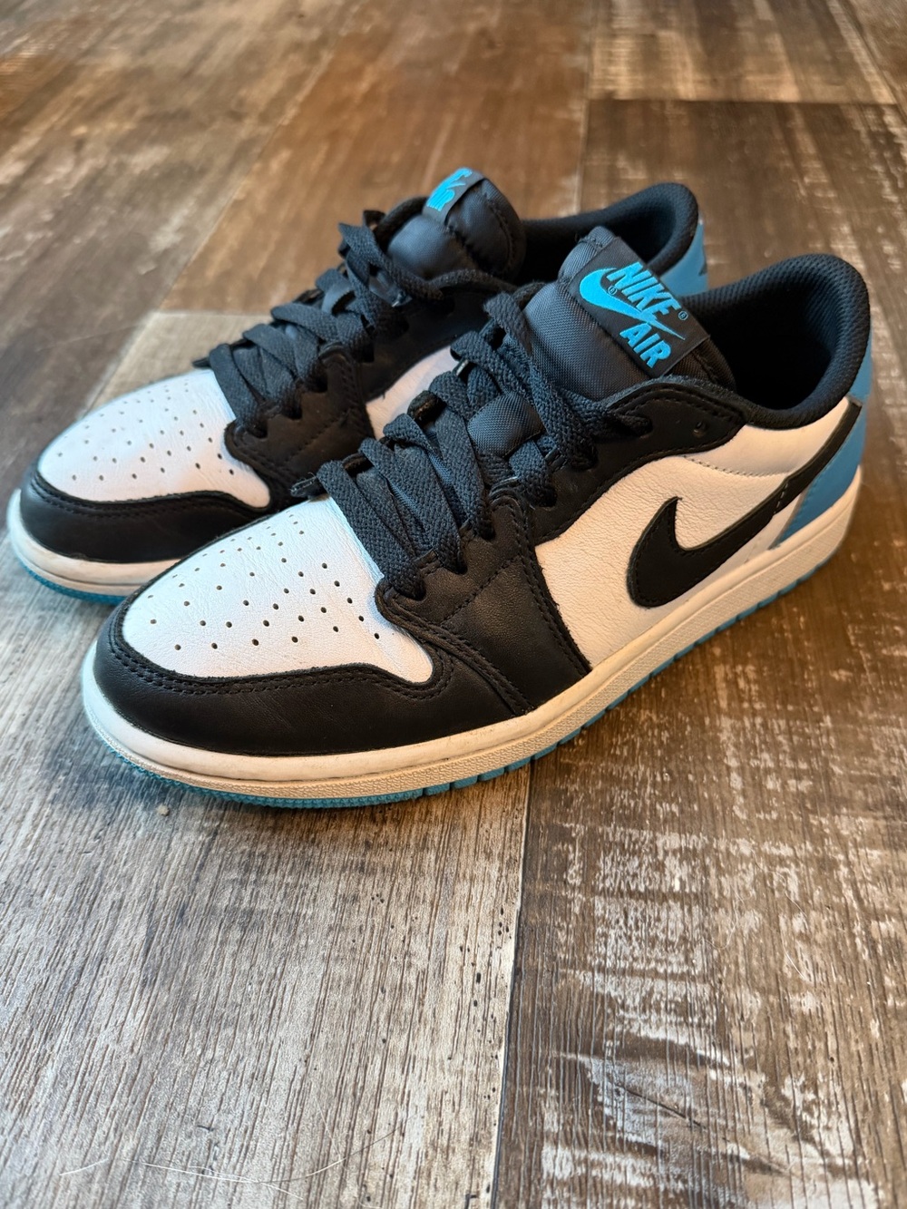 Women’s Nike Air Jordan 1 Retro Low OG "Black & Dark Powder Blue" UNC